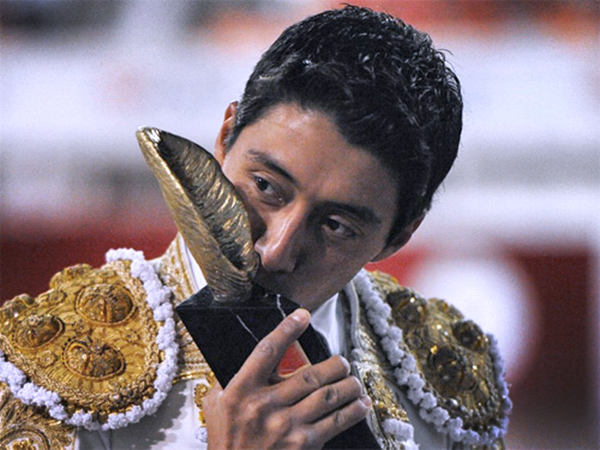 Flores: Tumbando ca�a