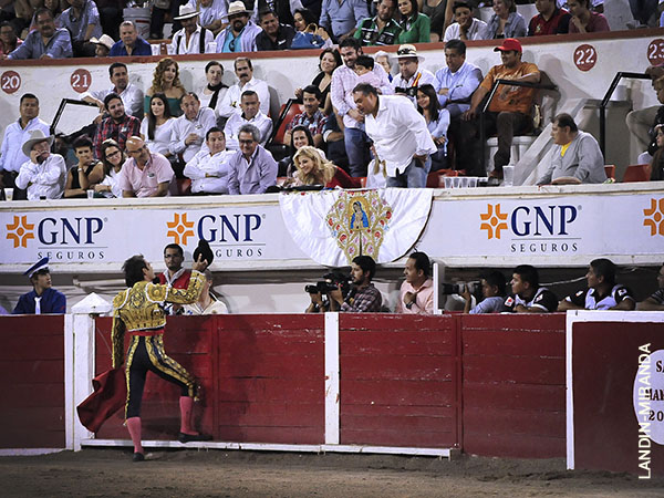 Brindis para Amaury; Beto y Omar