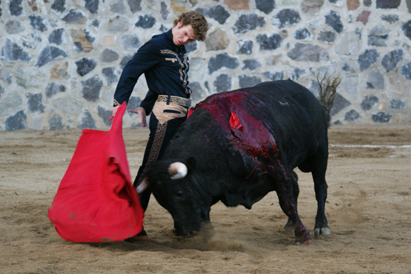 Cambio de mano por la espalda