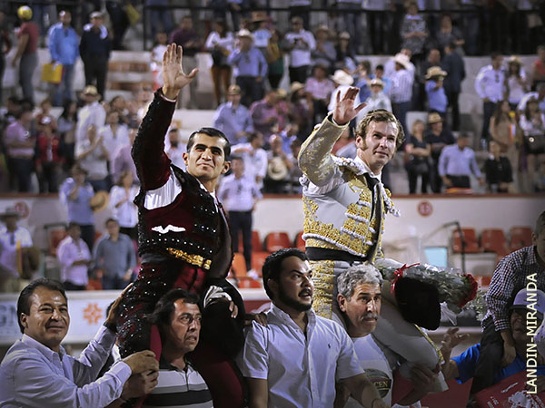 Llenaron de gente �Y de arte..!