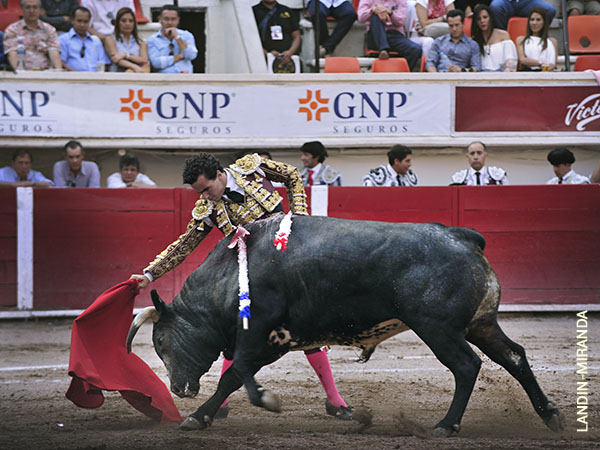 Se estir� en los mejores muletazos