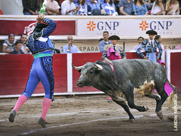 Gustavo, lo dej� llegar