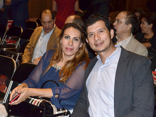 C�sar Morales y se�ora