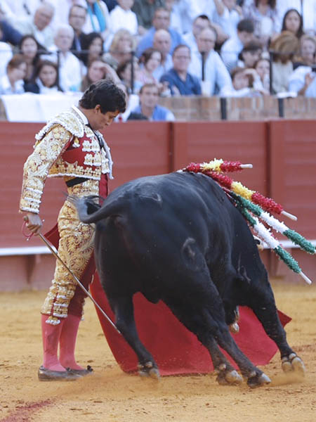 DIgna actuaci�n de Valadez