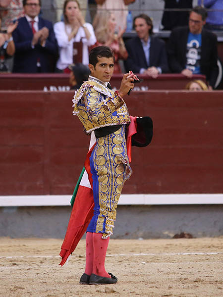 Una oreja de gran peso