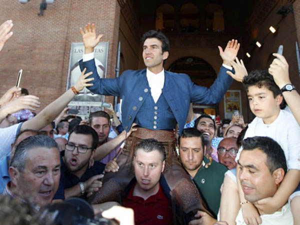 Gal�n: tarde de tres orejas