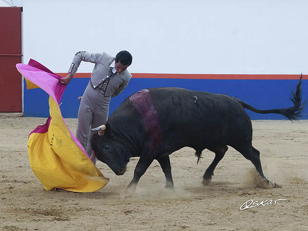 Abrochando con revolera