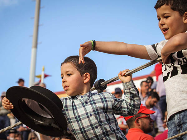 Si, a los ni�os en los toros