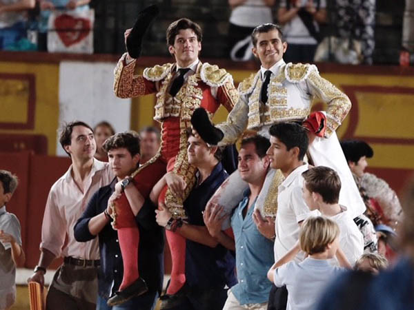 Garrido y Adame en volandas