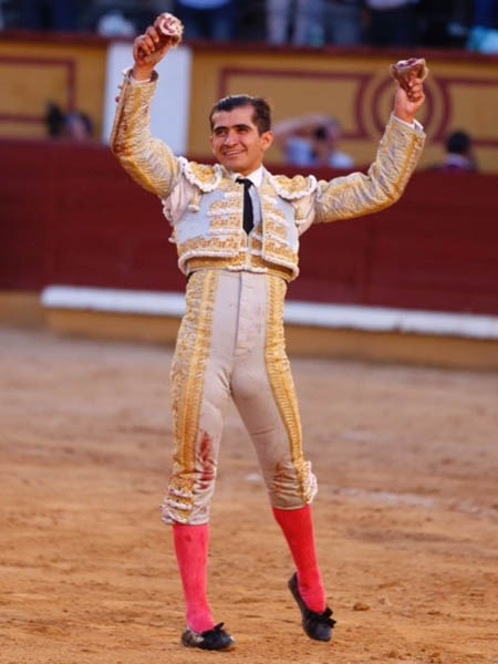 Tarde de tres orejas