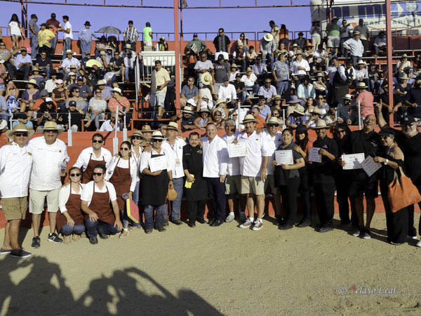 Premios en el concurso de paellas