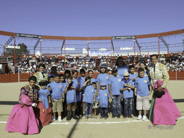 Aficionaditos con los matadores