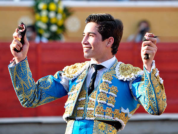 Dos orejas para Armillita IV