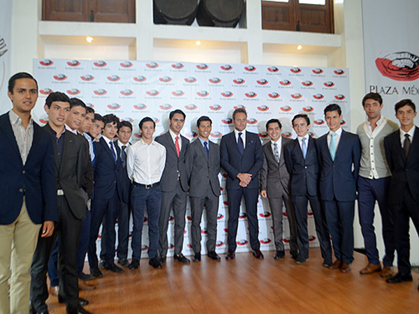 Zulaica, con los novilleros