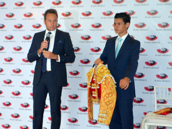 Galard�n a Ricardo de Santiago