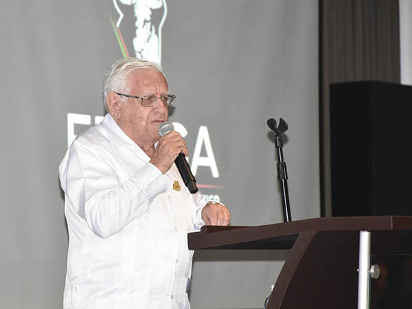 Cat�n: charla amena y luminosa