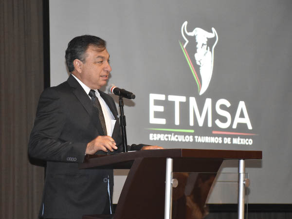 Mantec�n, maestro de ceremonias