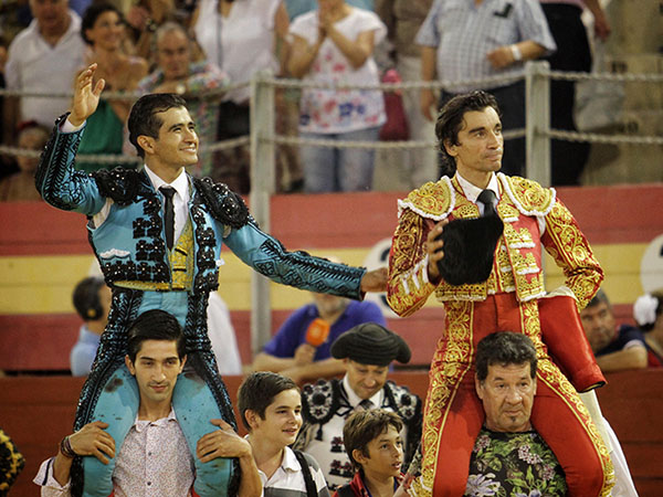 Adame comparti� volandas