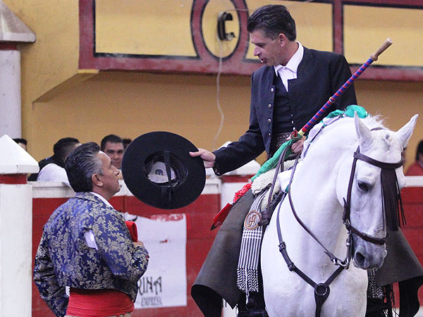 Casas brindando al Rafael