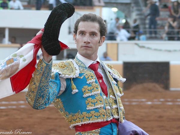 Cort� dos y sali� en hombros