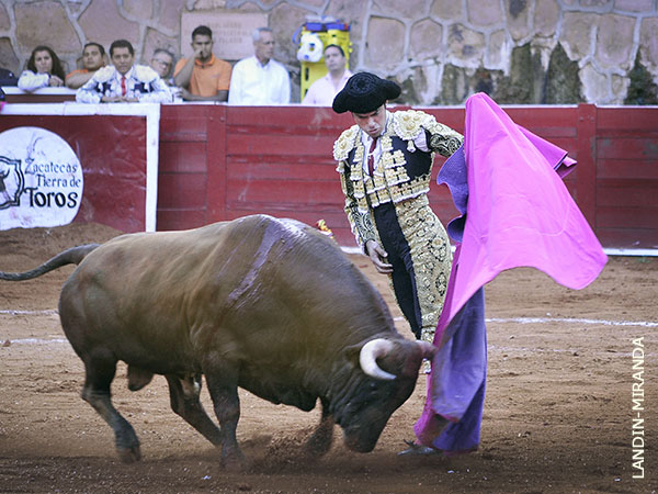 Ferm�n, a una mano