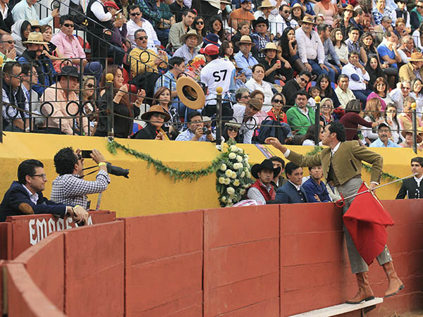 Agradecido en el brindis