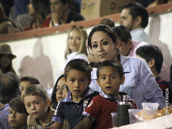 Si a los ni�os en los toros