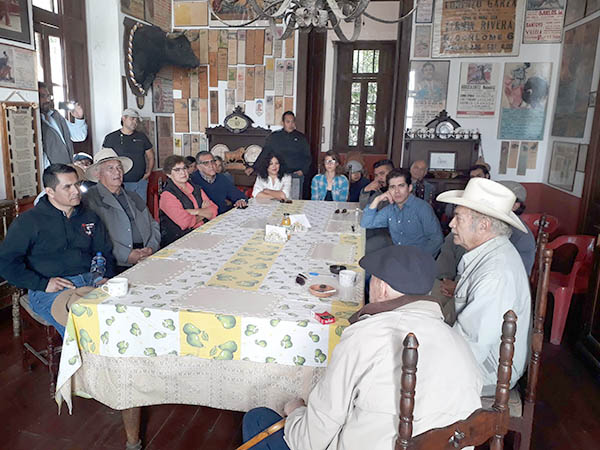En el comedor de la finca