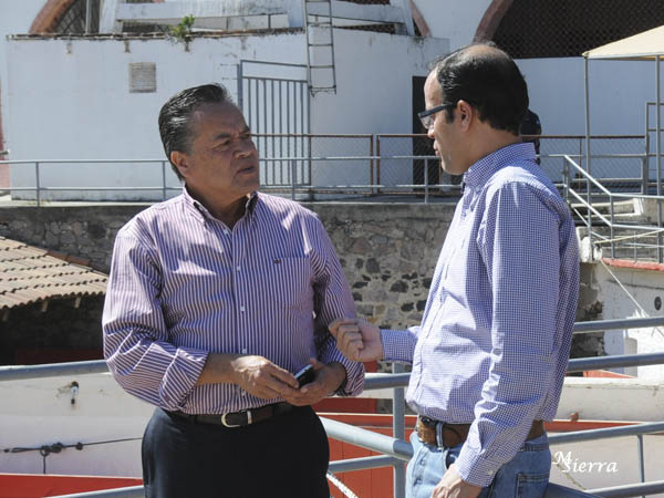 C�sar y V�ctor, apoderados