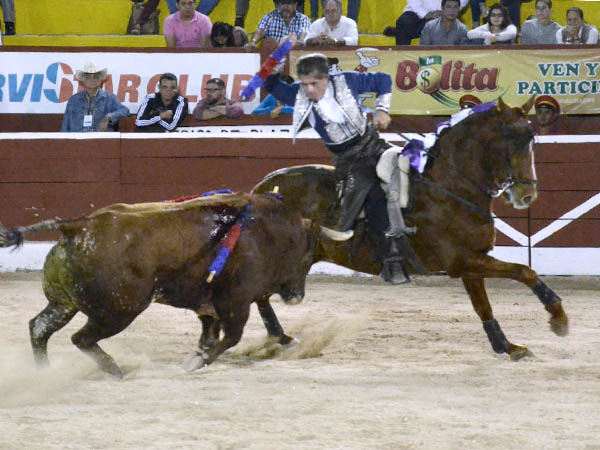 Horacio, larga al estribo