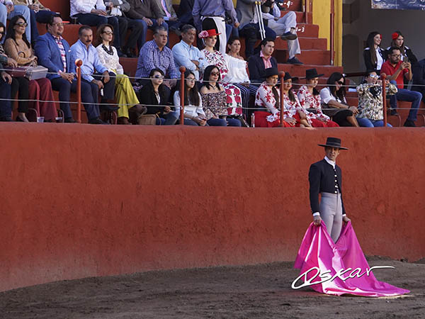 Mac�as, a la espera