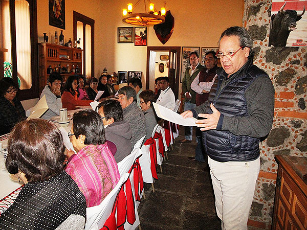 Carlos Casta�eda, escritor