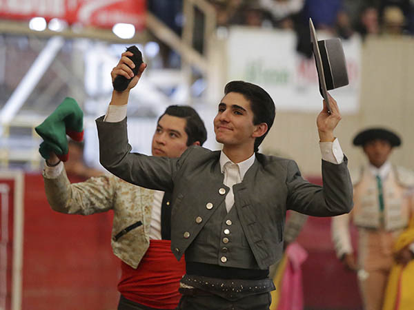 Un trofeo para Zendejas