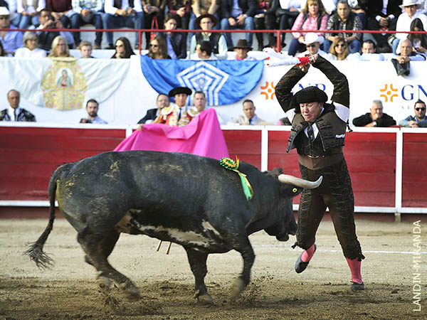 Fer Garc�a en banderillas