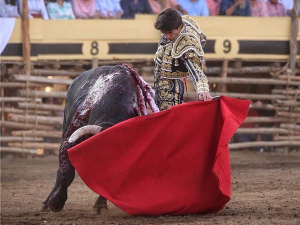 En redondo, por el izquierdo