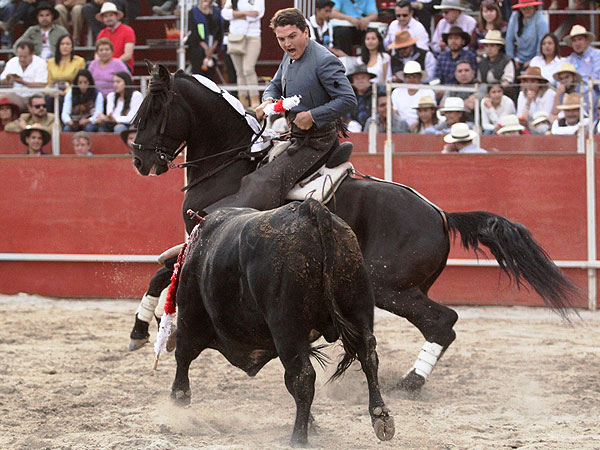 Sebasti�n invitado a las Colleras