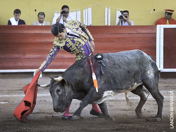 Refrend� su actuaci�n en Le�n