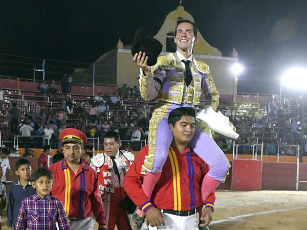 Silveti: Tarde de dos orejas