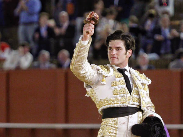 Garrido, tarde de una oreja