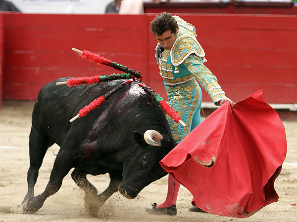 Tragando por el izquierdo