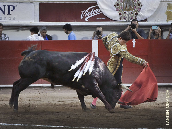 Hombre emocionado... que emocionaba