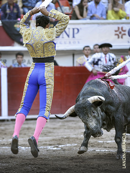 En la suerte de banderillas
