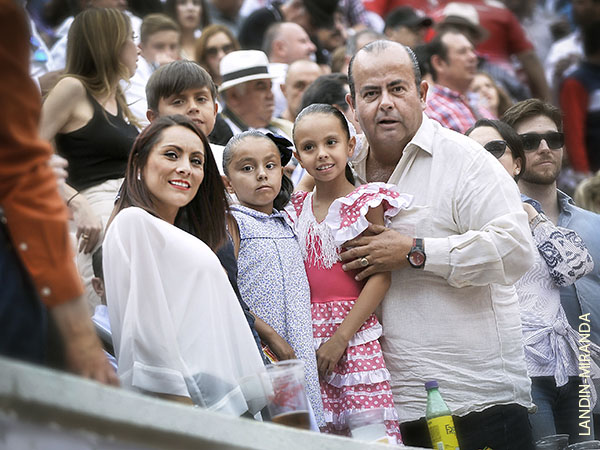 La familia Arellano, en su palco