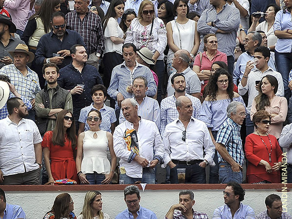 Luis Felipe Gonz�lez, en 1a. fila