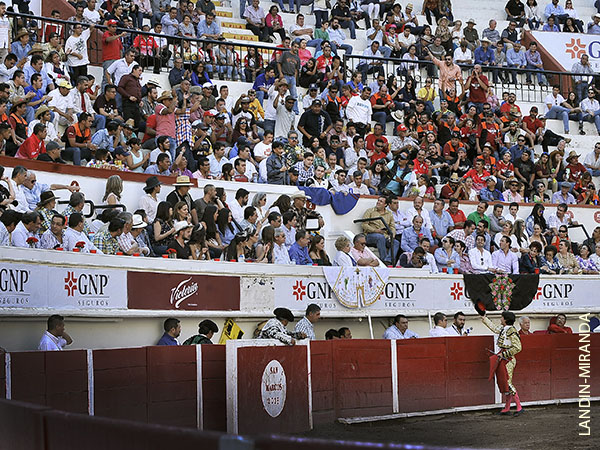 Brindis a V�ctor Flores