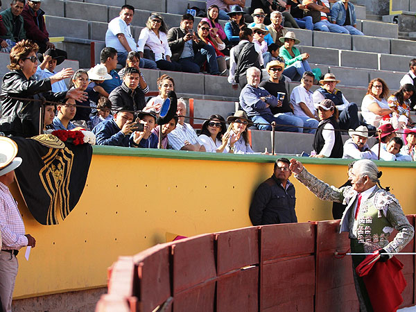 A la familia del Pana