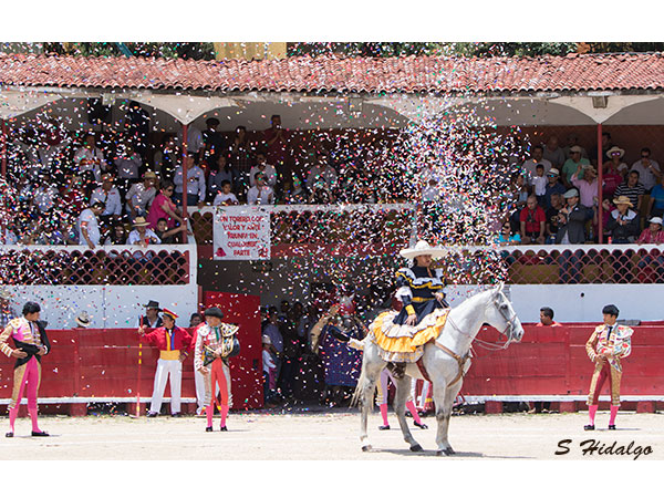 La Florecita, ambiente de fiesta