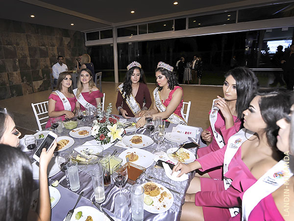 La mesa de las candidatas