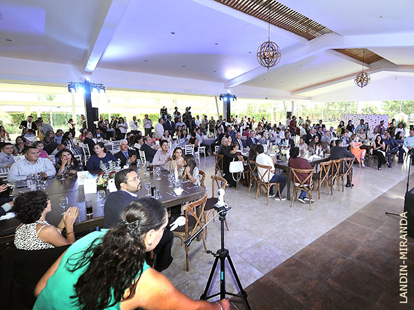 Presentaron la feria en grande