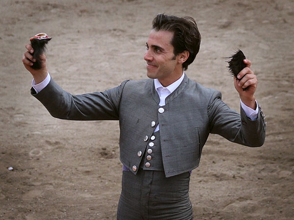 Jos� Mauricio:Tarde de dos orejas